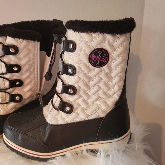 NWOT Totes Kids Black and White Winter Boots - Picture 1 of 5